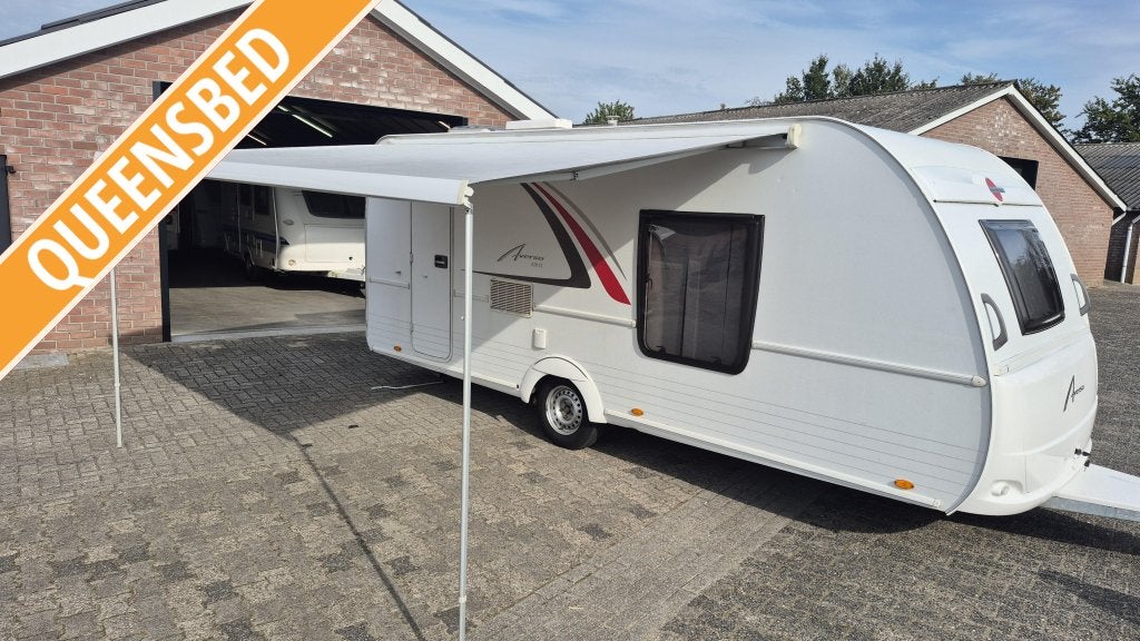 Bürstner Averso 470 TS. Queensbed, Mover.