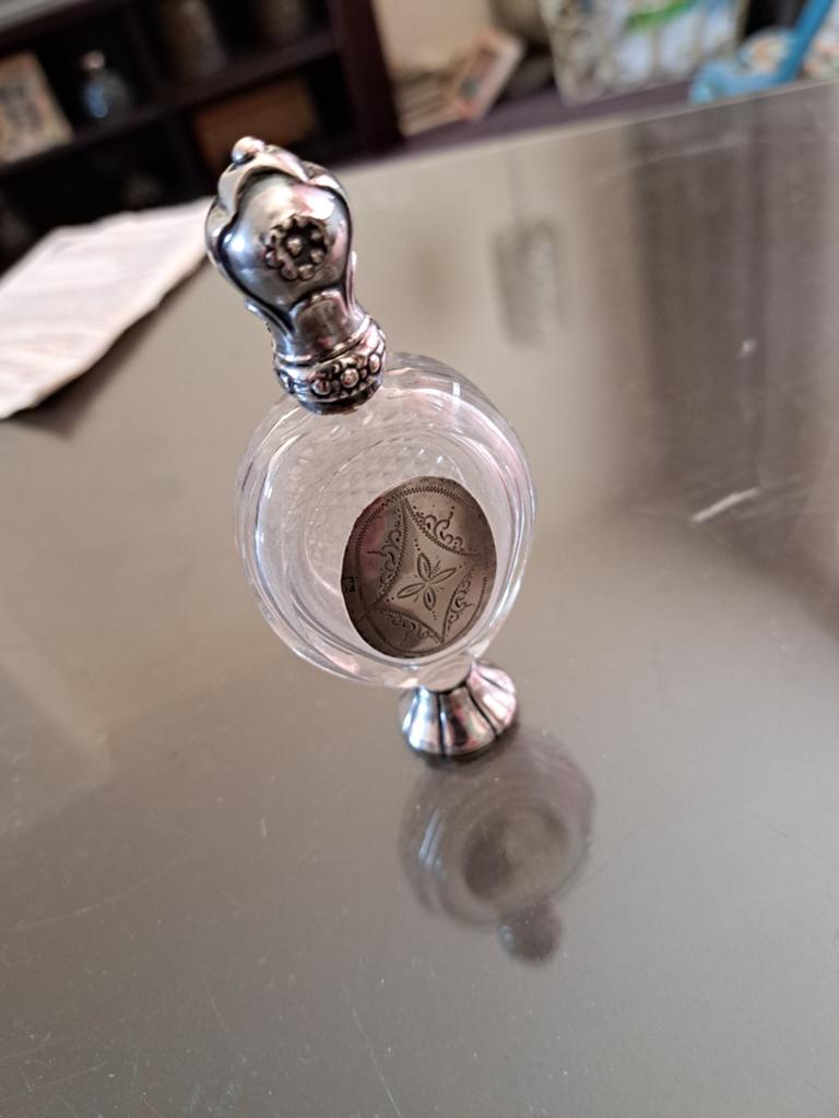 Gaaf zilveren parfumflesje, Antiek en Kunst, Verzenden, Zilver