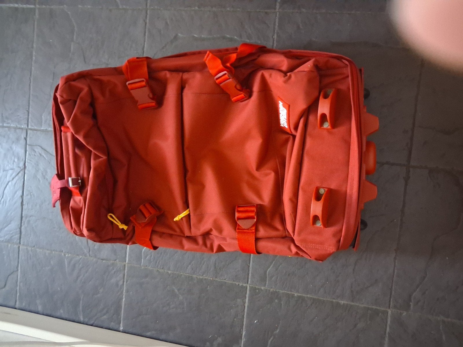 2 koffers handbagage - Rood per stuk 15 euro, Sieraden, Tassen en Uiterlijk, Koffers, Wieltjes, Gebruikt, 50 tot 60 cm, Ophalen of Verzenden