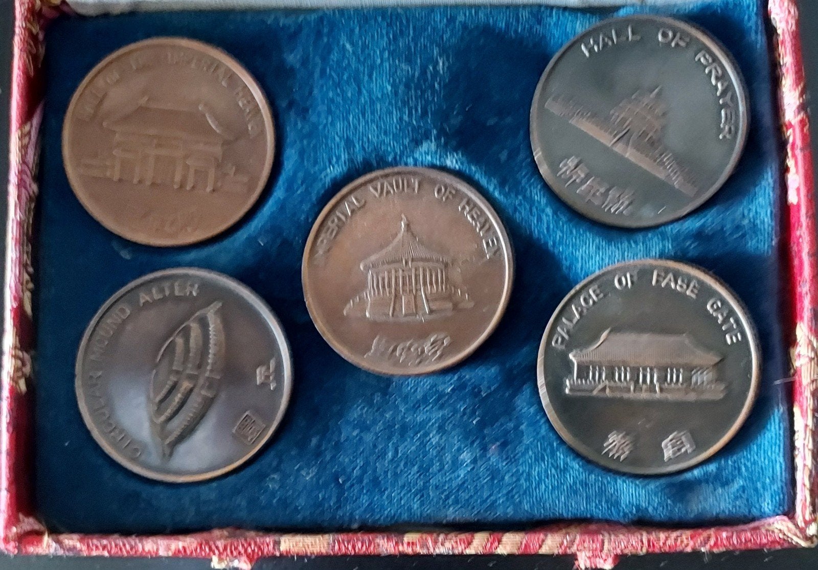 5 Bronzen penningen, China in een origineel doosje, Postzegels en Munten, Penningen en Medailles, Ophalen of Verzenden, Brons