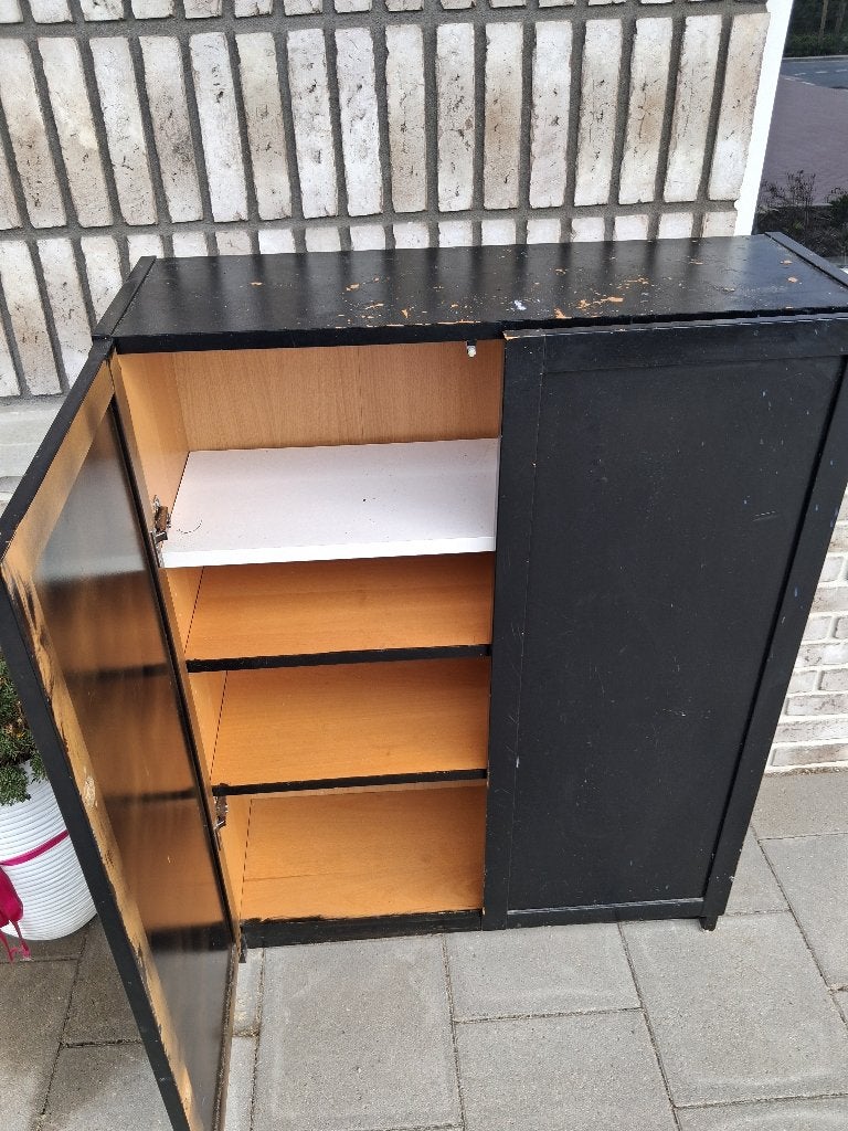 Kast ikea 80 x 30 x 106  Lengte x diepte x hoogt​e, Ophalen, Gebruikt, Zqart, met deuren en planken