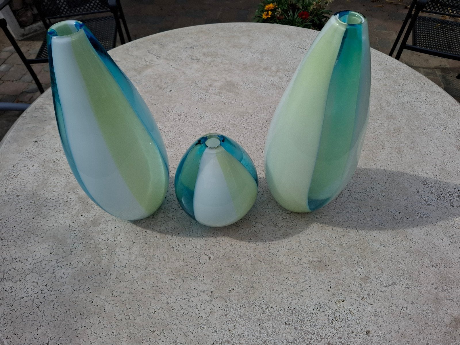 Set van 3 decoratieve glazen vazen in groen  blauw wit, Antiek en Kunst, Antiek | Vazen, Ophalen