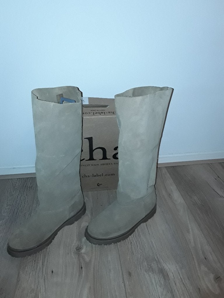 Cha Beige Lange Laarzen Suede Basic Baggy Tall Maat 40, Hoge laarzen, Beige, Nieuw, Ophalen of Verzenden