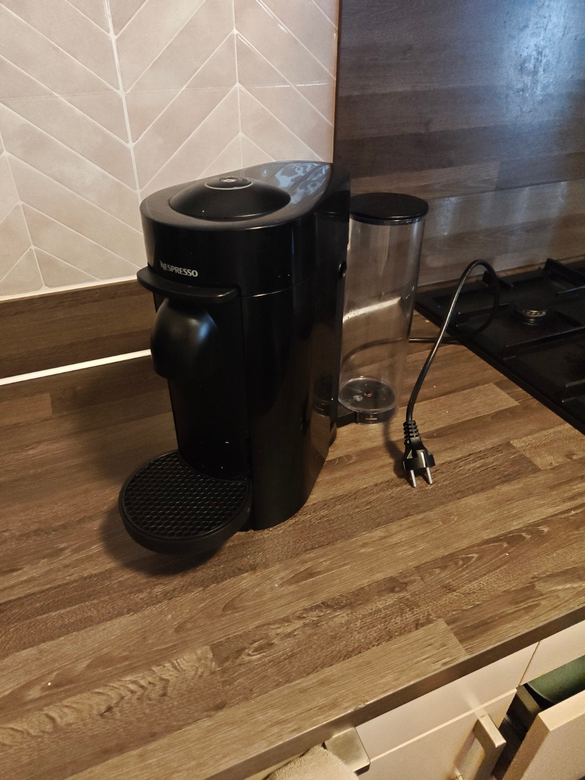 Nespresso Vertuo koffiemachine met capsules, Koffiemachine, Ophalen of Verzenden, Zo goed als nieuw, 1 kopje