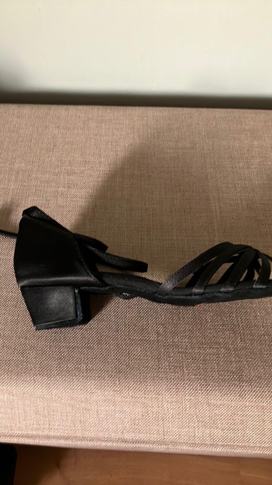 Dansschoenen nieuw mt 38 zwarte zijde, Kleding | Dames, Zwart, Nieuw, Dansschoenen, Ophalen of Verzenden