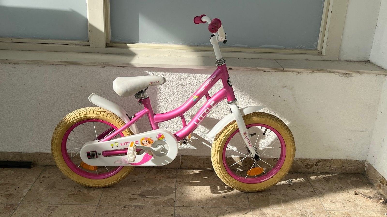 2Cycle Zeemeermin kinderfiets 14 inch roze (3-5 jaar), Ophalen, Terugtraprem, Zijwieltjes, Gebruikt