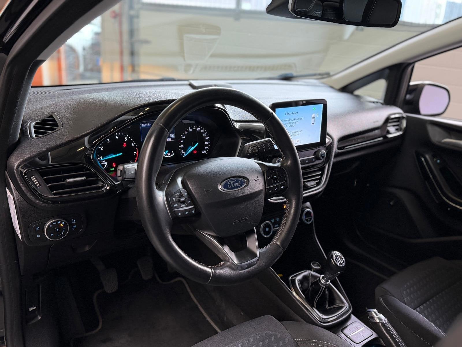 Foto 2 van Ford Fiesta 1.0 EcoBoost Titanium Camera, Navi, Airco, Cruis