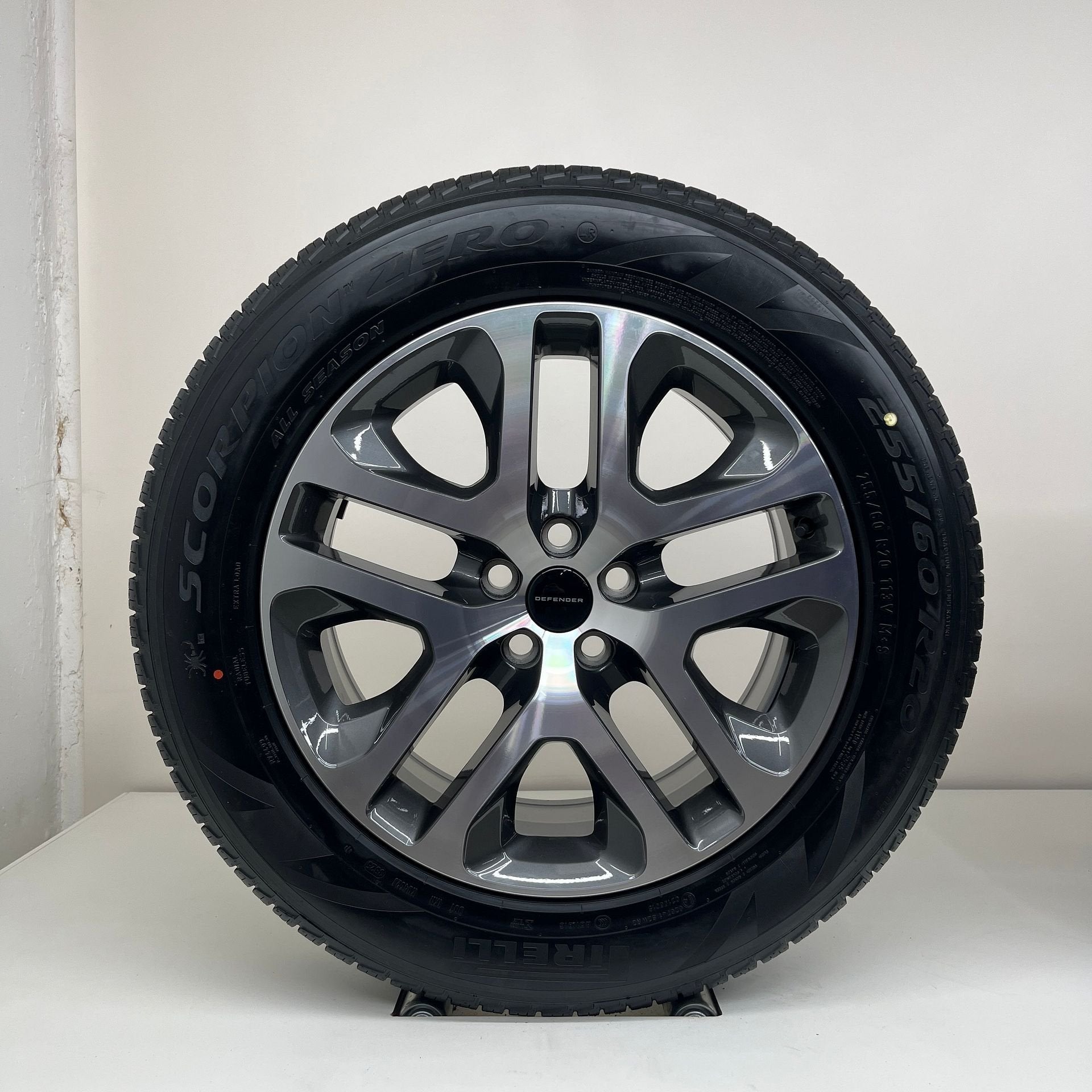 Land Rover Defender - 20 inch - zomerbanden, Gebruikt, 255 mm, Banden en Velgen, Ophalen of Verzenden