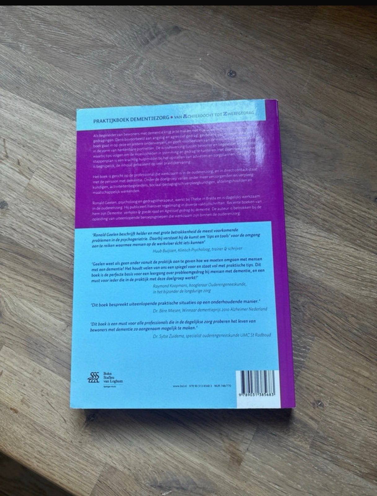 Praktijkboek Dementiezorg: Van Achterdocht tot Zwerfgedrag, Ophalen of Verzenden, Zo goed als nieuw, Ziekte en Allergie