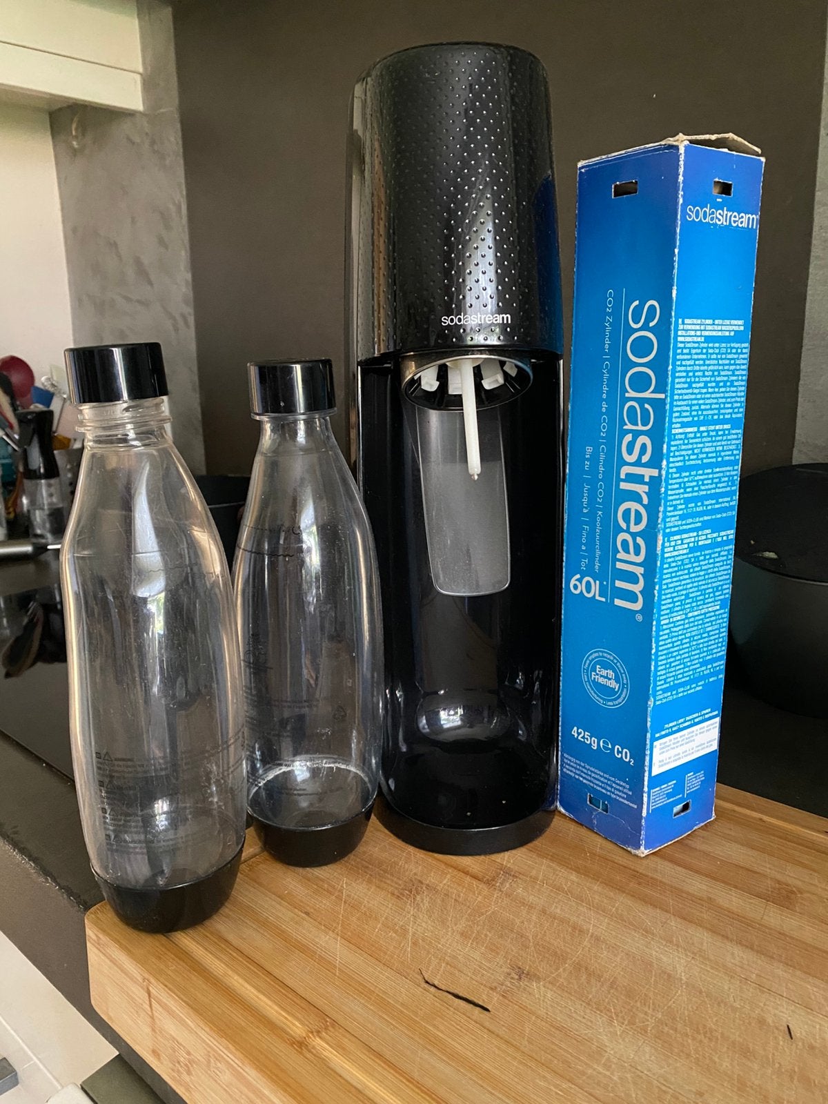 Sodastream bruiswaterapparaat met extra cilinder en 2flessen, Witgoed en Apparatuur, Bruiswatermachines, Ophalen of Verzenden