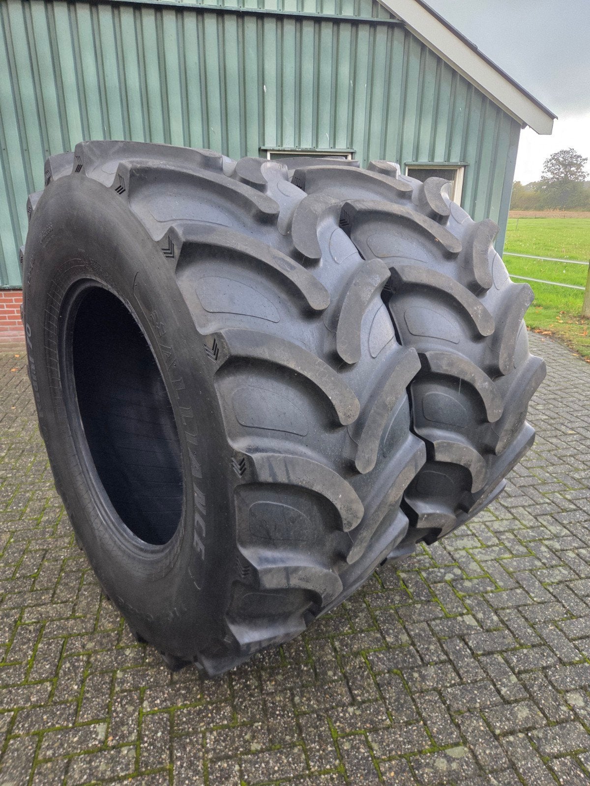 Alliance 710/70 r38, Zakelijke goederen, Ophalen of Verzenden