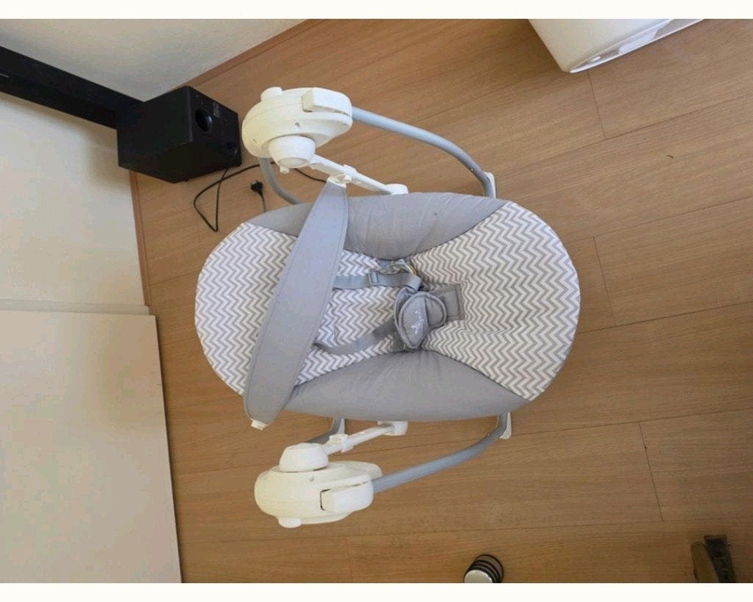Babyschommel met muziek, Kinderen en Baby's, Wipstoeltjes, Ophalen, Zo goed als nieuw, Schommelstoel, Met gordel(s) of riempje(s)