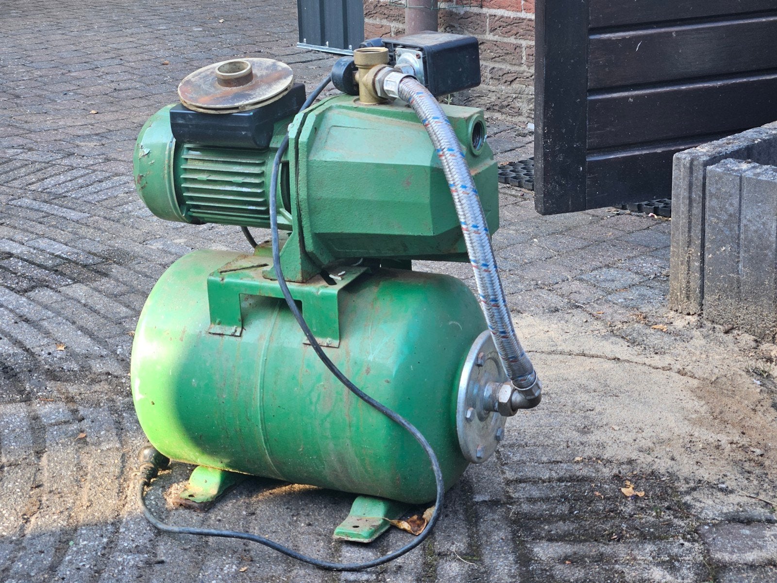 Hydrofoor Wildkamp voor onderdelen, Ophalen, Gebruikt, Elektrisch