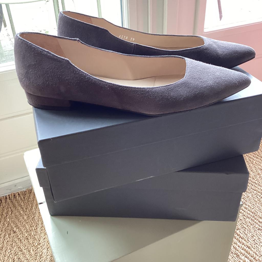 MADELEINE BALLERINA’s Mt 39. Grijs suède., Kleding | Dames, Schoenen, Zo goed als nieuw, Grijs, Ballerina's, Ophalen of Verzenden