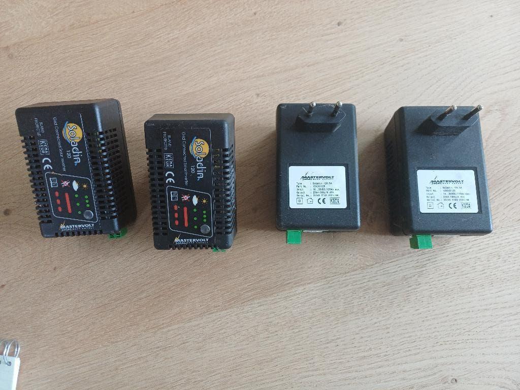 Soladin 120 omvormer 4 st. (werkend), Doe-het-zelf en Verbouw, Ophalen, Gebruikt