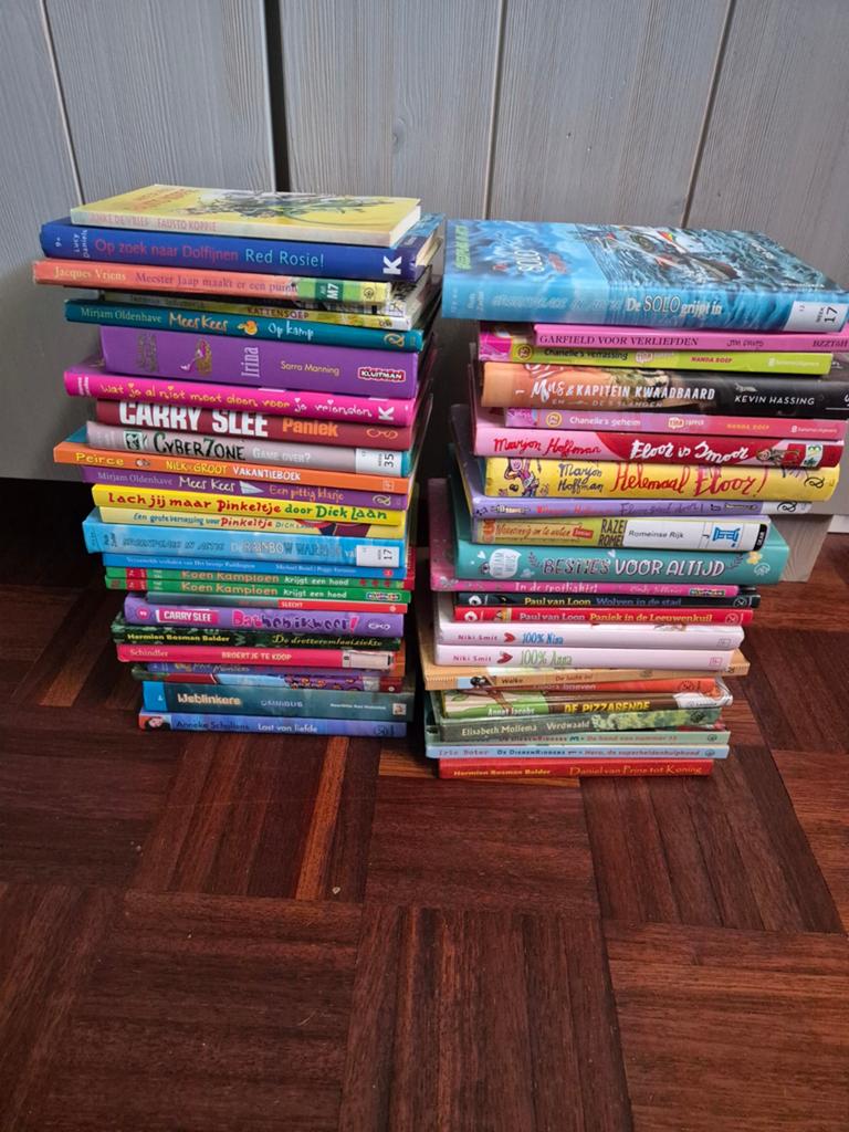 Grote stapel kinderboeken, Boeken, Ophalen, Gelezen