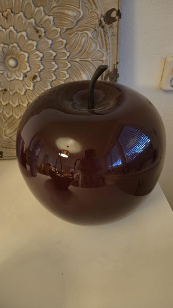Decoratieve appel, glanzend rood/bruin, Kunststof, Ophalen of Verzenden, Zo goed als nieuw, Modern