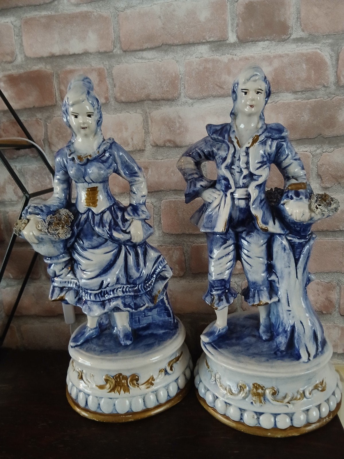 Prachtige Delfts Blauwe Beelden: Man en Vrouw, Antiek en Kunst, Ophalen, Handgemaakt, 20 - 50 cm, Steen of Keramiek