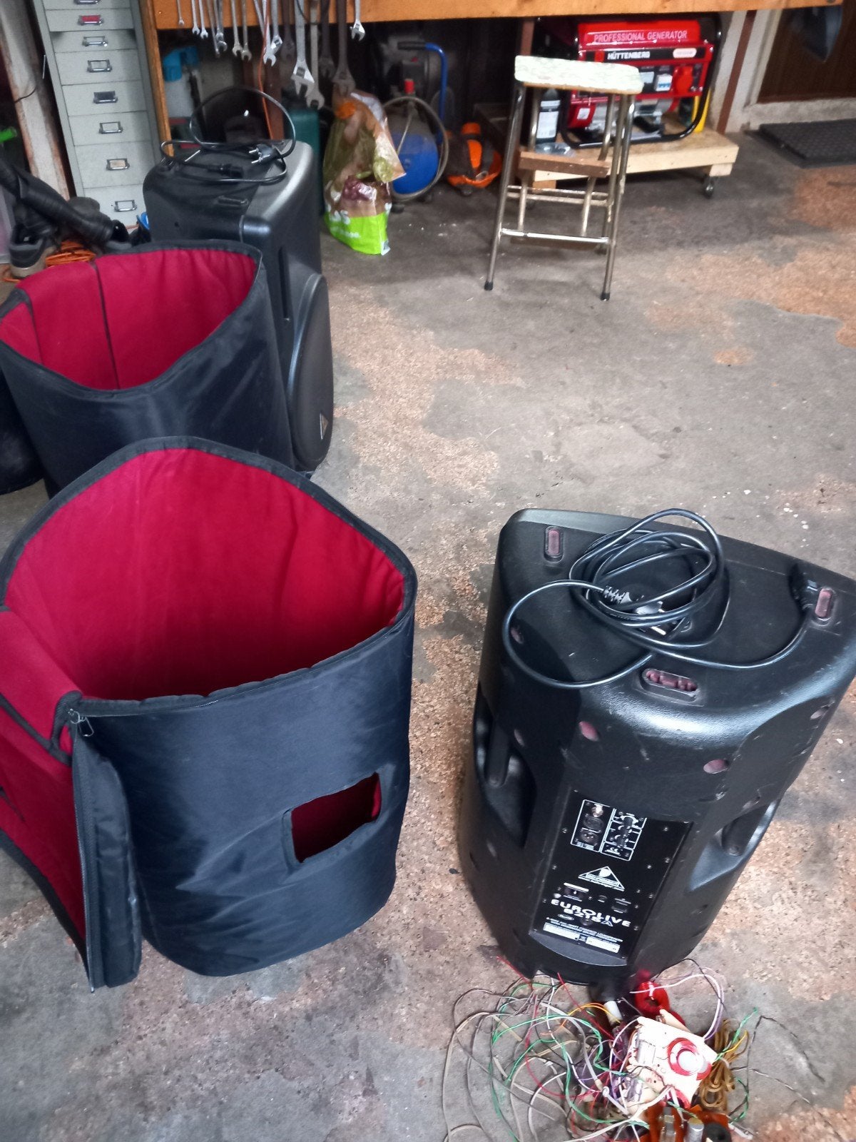 Mooie BEHINGER EURO luidsprekers actief Inc hoezen, Audio, Tv en Foto, Luidsprekers, Ophalen of Verzenden, Zo goed als nieuw, Overige merken