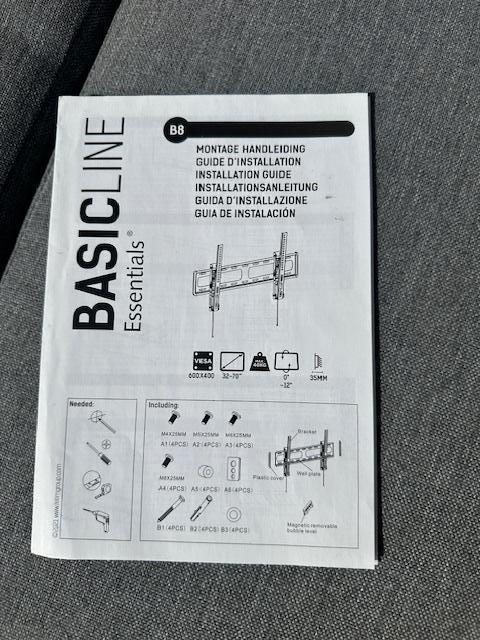 Basicline TV wandbeugel, Ophalen of Verzenden, Zo goed als nieuw