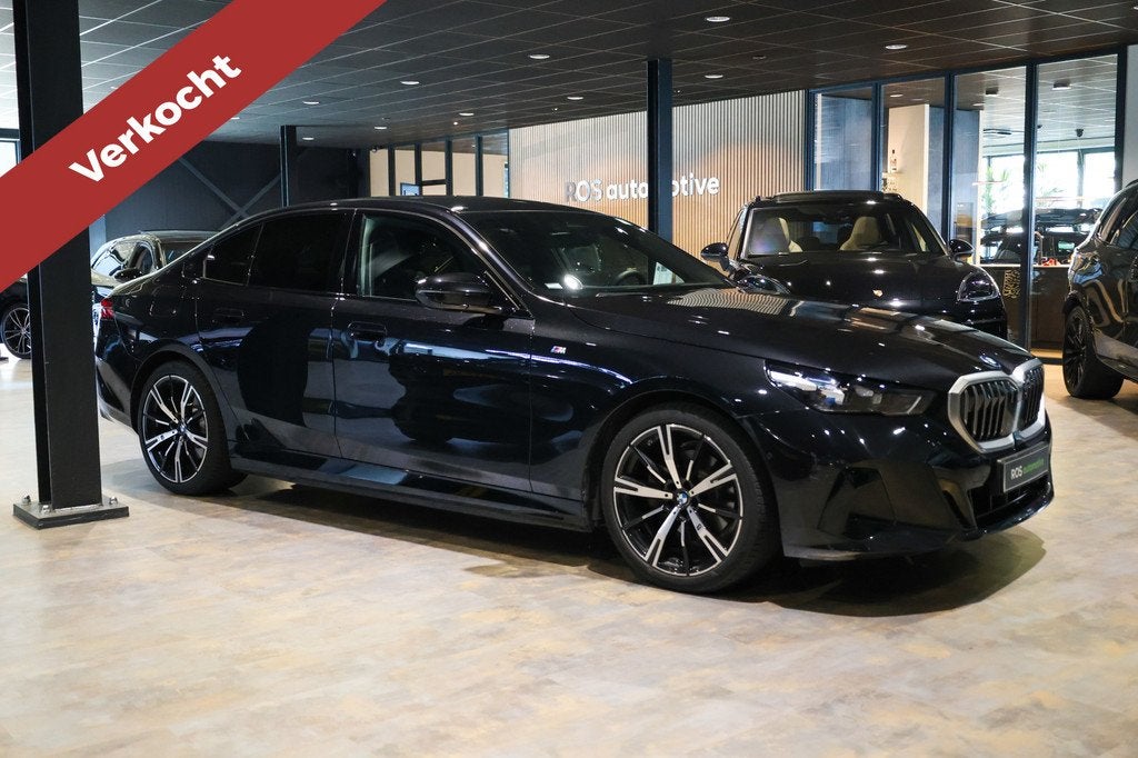 BMW 5 Serie 530e M-SPORT | BTW | PANO | STOELKOELING | MEMOR, Auto's, BMW, Automaat, 1998 cc, Achterwielaandrijving, Leder en Stof
