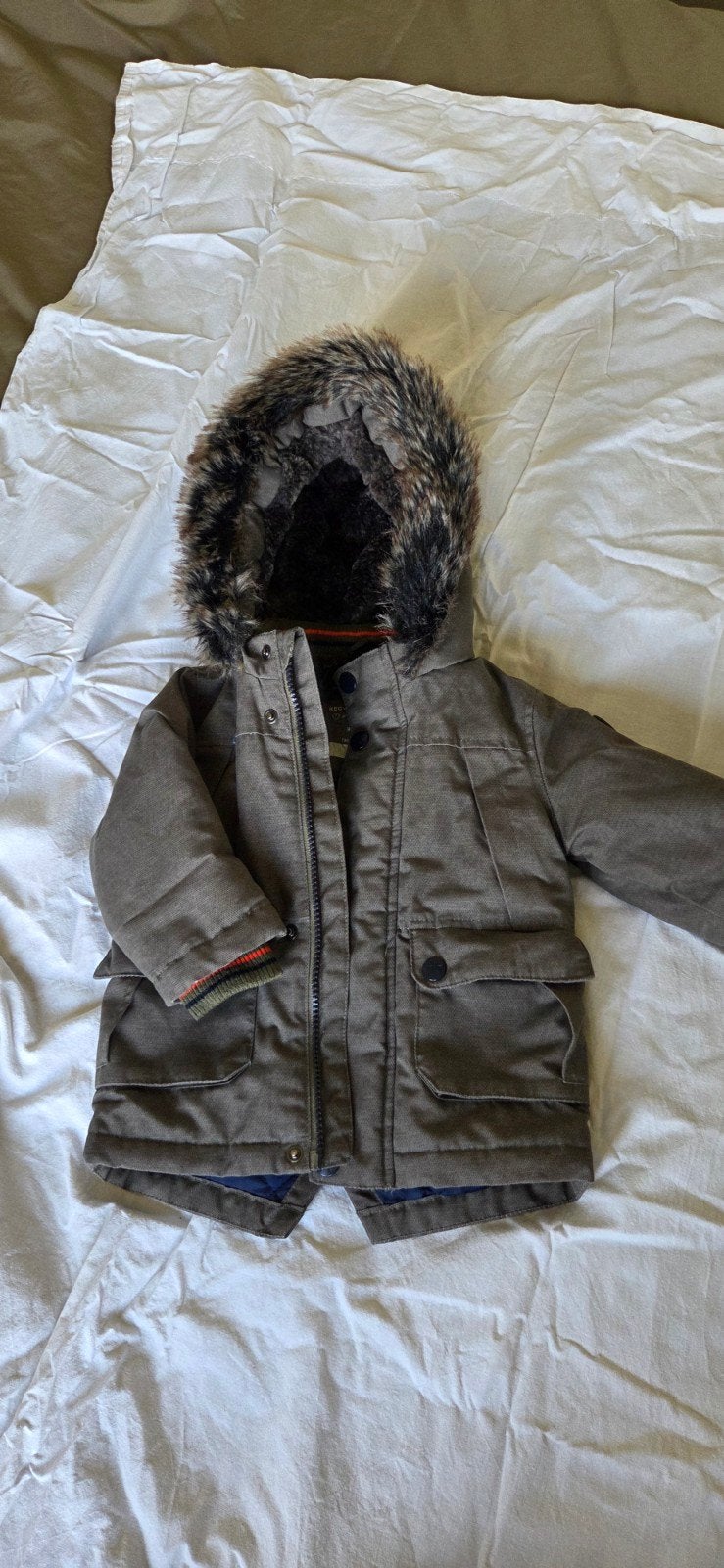 Stoere C&A winterjas voor jongens, maat 80, Kinderen en Baby's, C&A, Ophalen of Verzenden, Zo goed als nieuw, Jasje