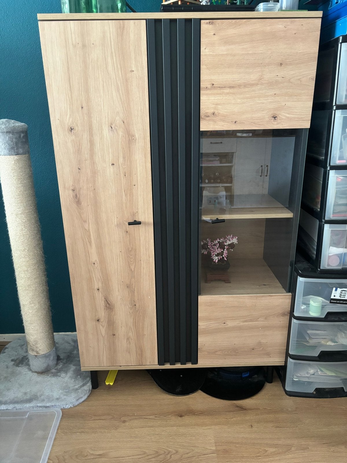 Moderne kast met deuren en planken - Hout en zwart design, Ophalen, Gebruikt, 50 tot 100 cm, 150 tot 200 cm