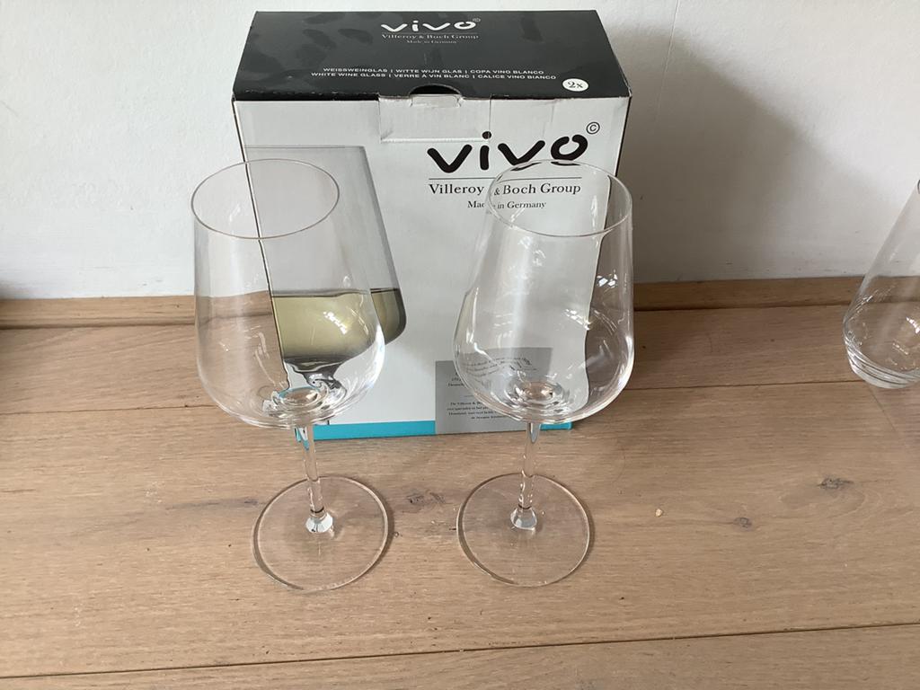 als nieuw - 2 mooie witte wijnglazen van Vivo - Villeroy, Ophalen of Verzenden, Zo goed als nieuw, Overige typen