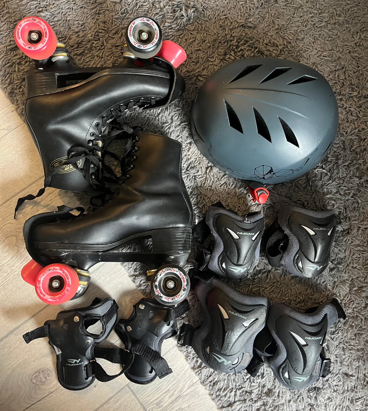 Rsi rolschaatsen met helm en bescherming maat 40, Sport en Fitness, Skeelers, Ophalen of Verzenden, Gebruikt, Overige typen