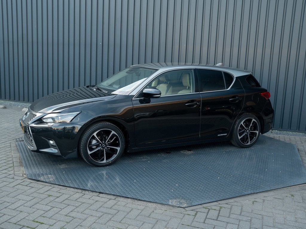 Lexus CT 200h Business Line Pro | Camera | Stoelverwarming |, Auto's, Lexus, 12 maanden, 136 pk, Gebruikt, 4 cilinders