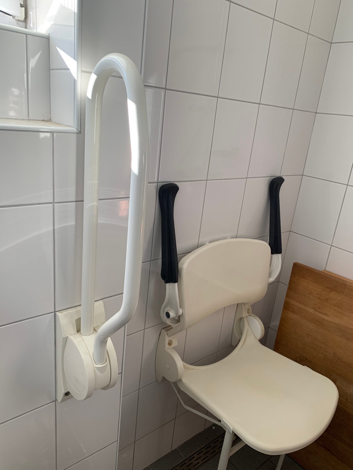 Invalide (MIVA) douche set / zitting - inklapbaar, Diversen, Ophalen, Zo goed als nieuw