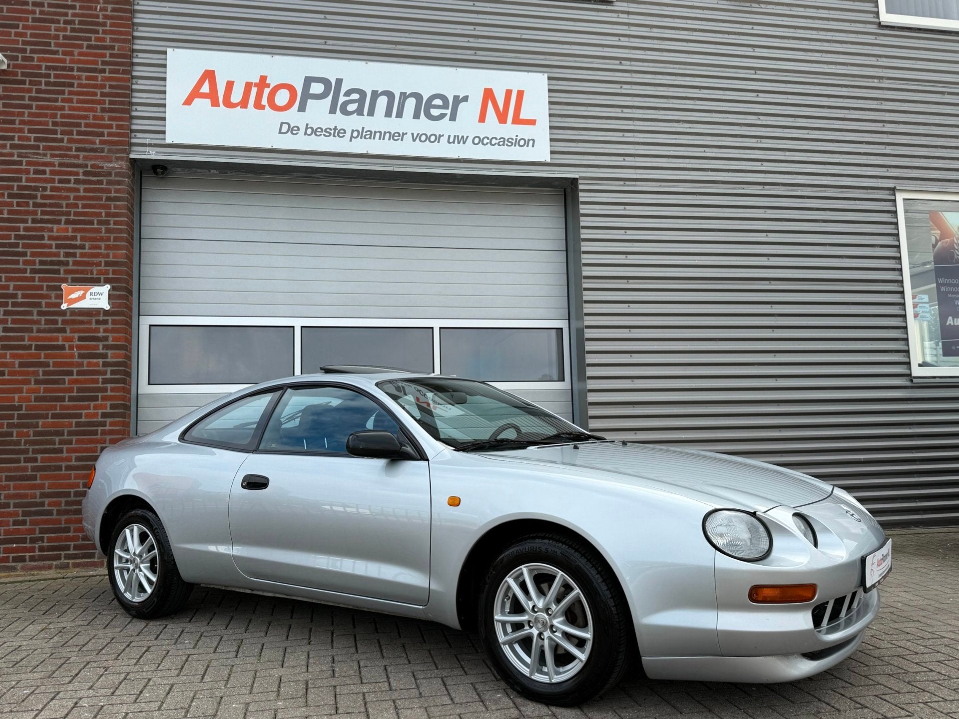 Toyota Celica 1.8i Limited! Airco! Leder! Schuifdak!, Gebruikt, Zwart, 4 cilinders, Handgeschakeld