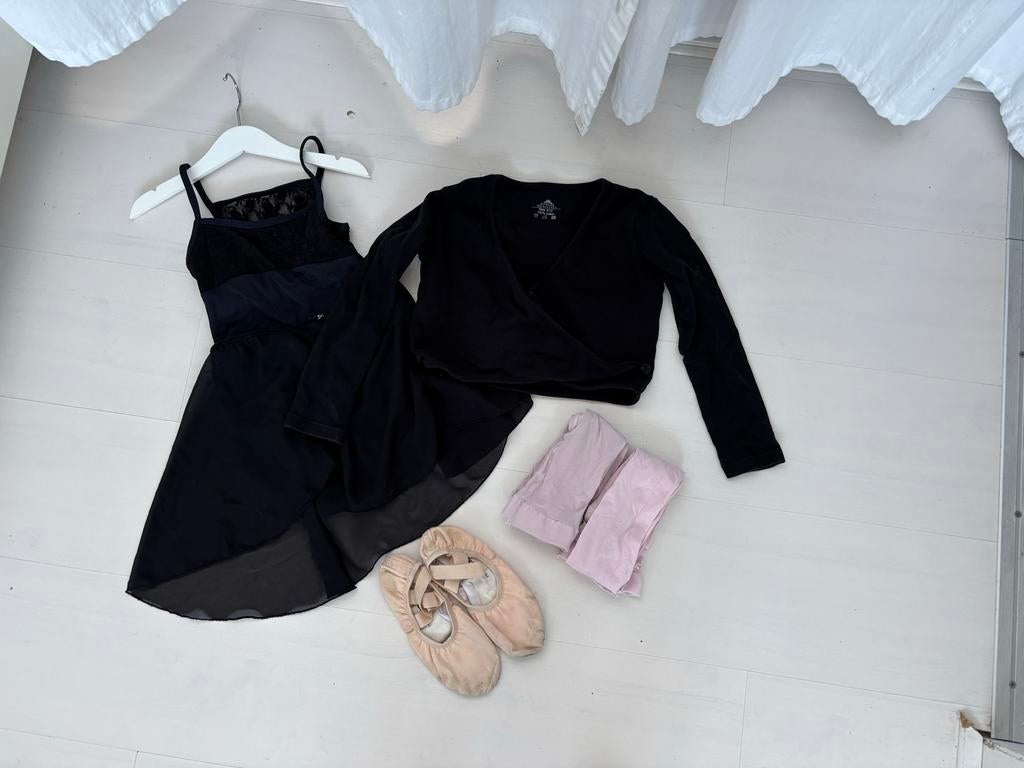 Balletkleding set: pakje, rokje, bollero, balletschoentjes, Sport en Fitness, Ballet, Ophalen of Verzenden, Gebruikt, Kleding