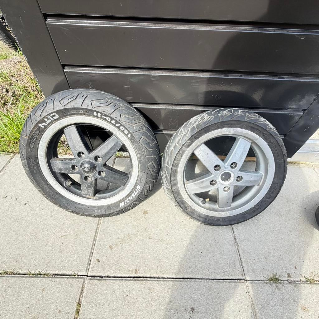 Voor velgen vespa lx, Ophalen