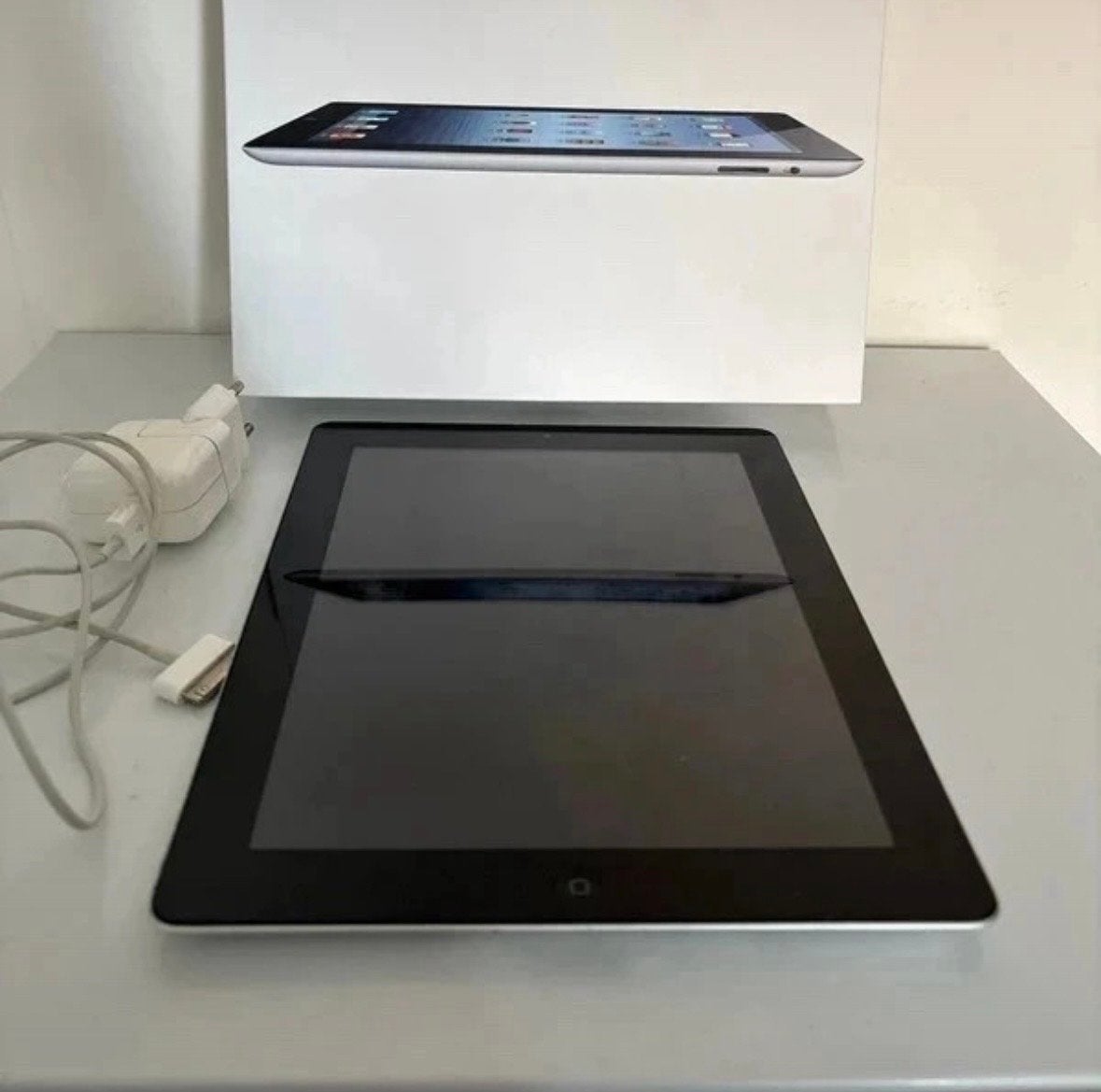 Apple iPad 3 (3e generatie) & Apple iPad 2, Computers en Software, 10 inch, Gebruikt, Wit, 16 GB