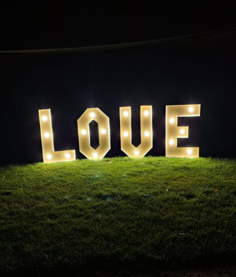 Licht letters LOVE voor bruiloft en feesten, Ophalen, Gebruikt, Versiering, Geboorte of Huwelijk