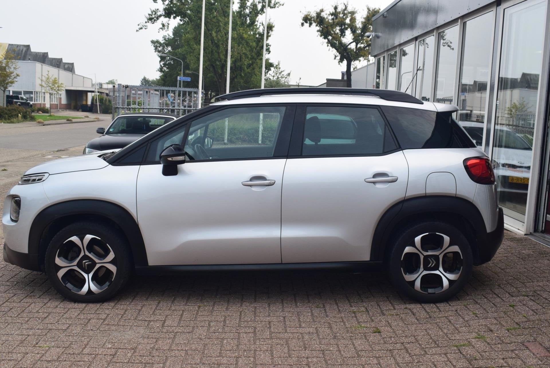 Citroen C3 AIRCROSS 1.2 PureTech S&S Shine |CARPLAY & ANDRIO, Auto's, Parkeersensor, Gebruikt, 1199 cc, Bedrijf