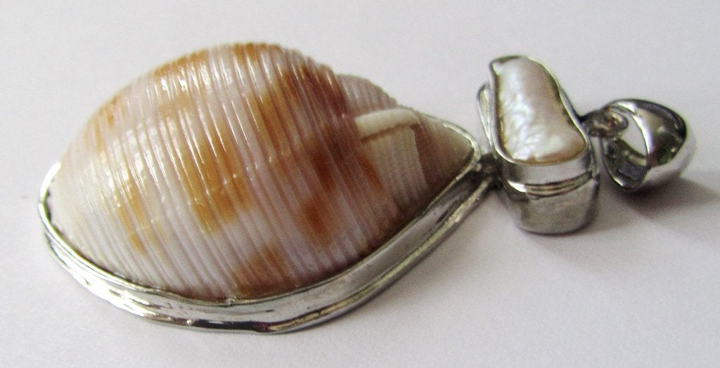 Prachtige grote hanger met biwa parel, zeeschelp, parelmoer, Verzenden, Nieuw, Steen of Mineraal, Met edelsteen