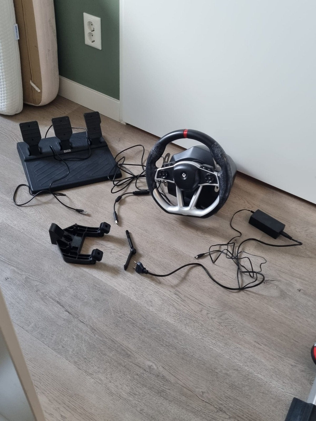 Hori Force Feedback Racing Wheel DLX for Xbox series X, Ophalen, Zo goed als nieuw, Stuurtje of Sportattribuut, Xbox Original