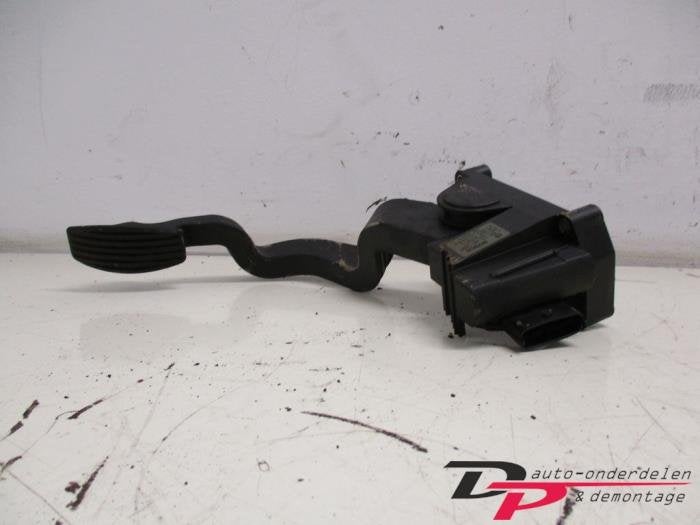 Gaspedaal van een Fiat Stilo