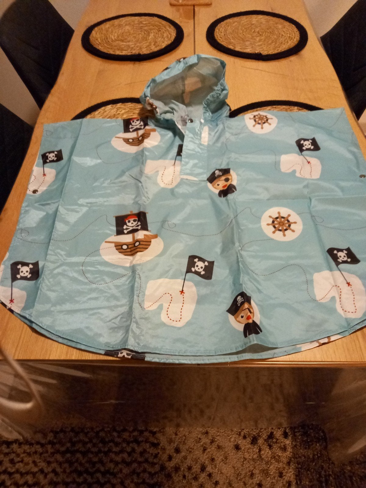 Leuke kinderregenponcho met piratenprint, Caravans en Kamperen, Regenkleding, Ophalen of Verzenden, Gebruikt, Regenpak, Kinderen