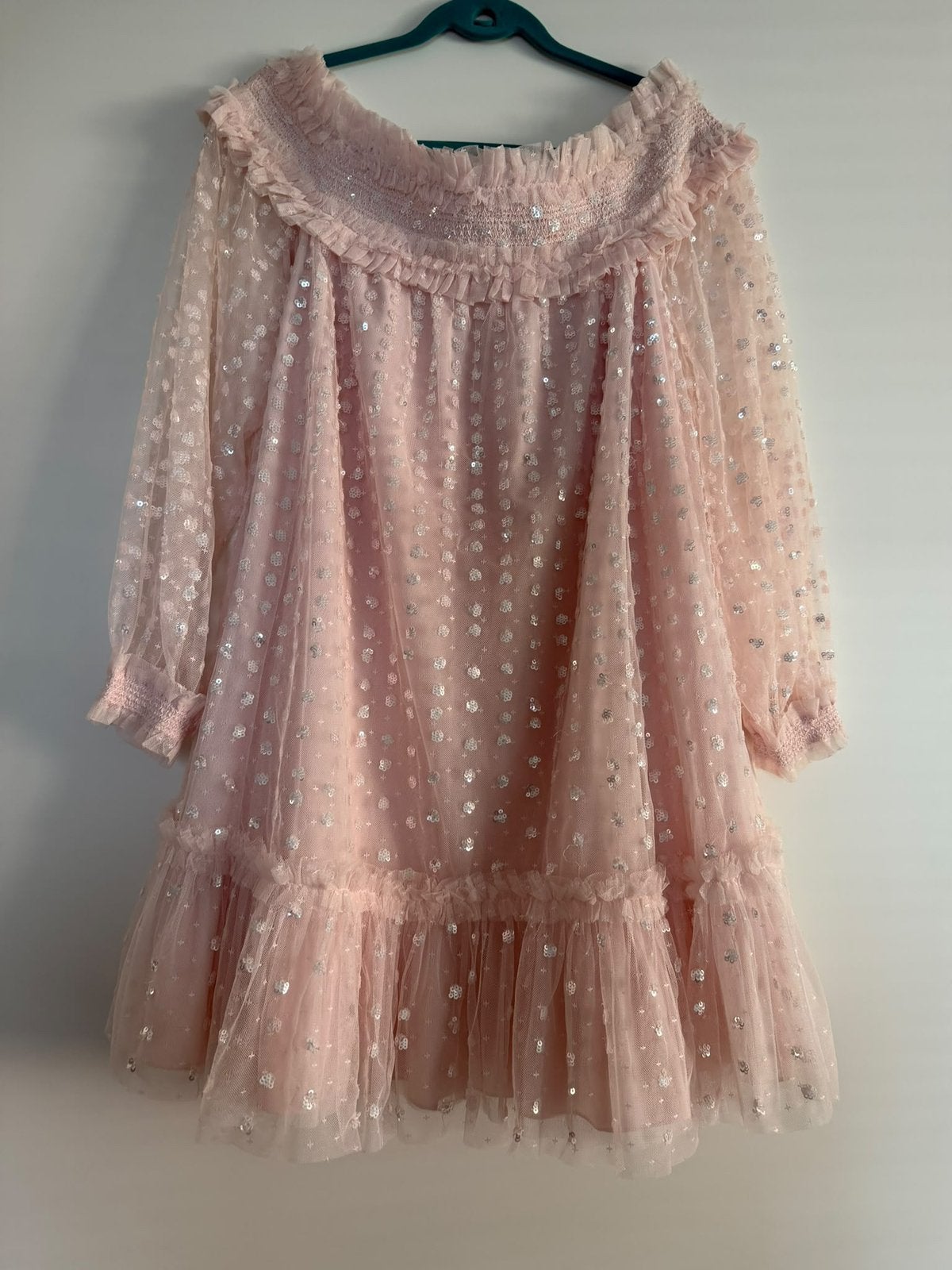 Needle & Thread Raindrop Smocked Off-Shoulder Mini Jurk, Maat 46/48 (XL) of groter, Nieuw, Ophalen of Verzenden, Roze