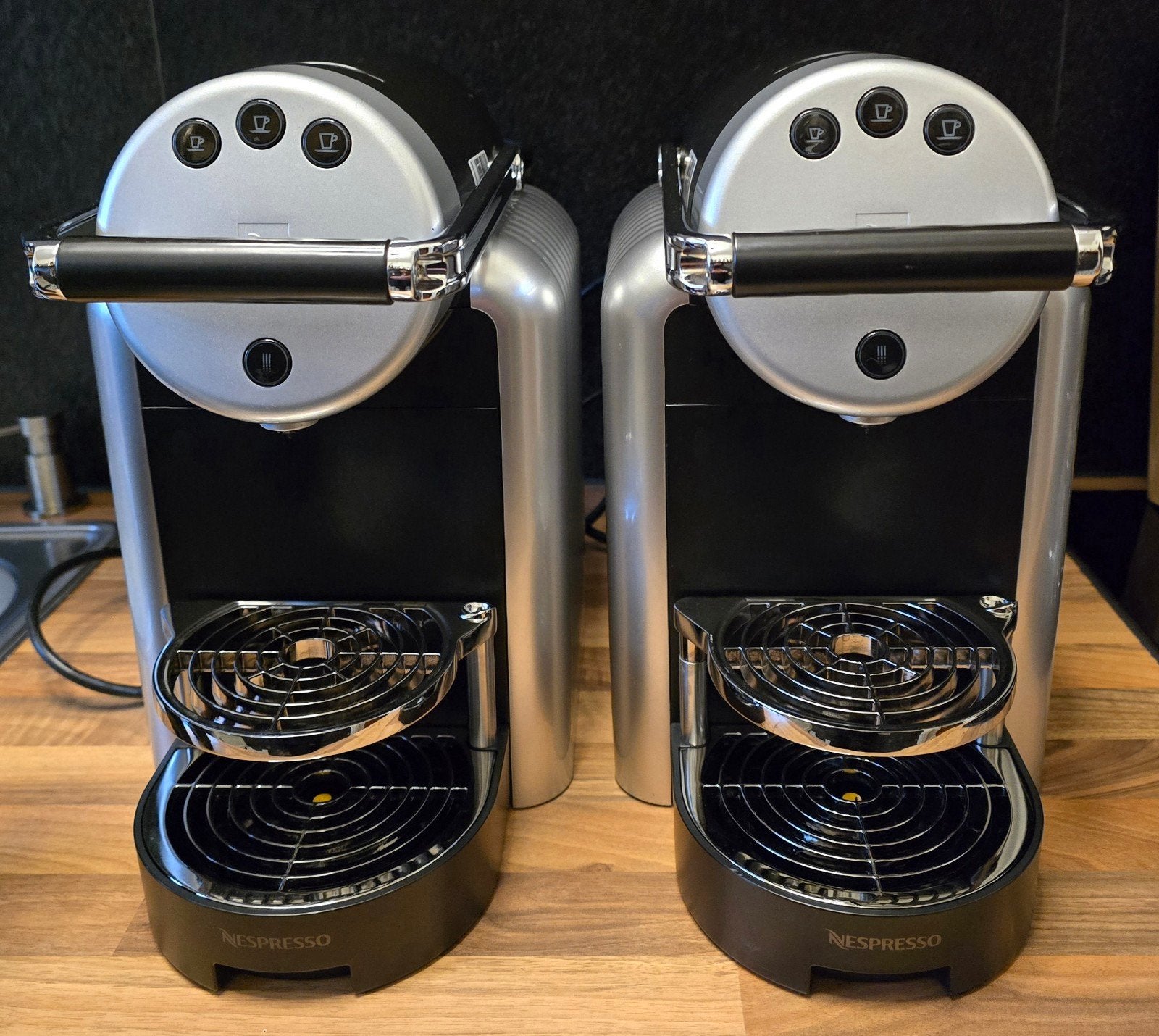 Nespresso Zenius Professionel capsule koffiemachine, Espresso apparaat, Ophalen of Verzenden, Zo goed als nieuw, 1 kopje