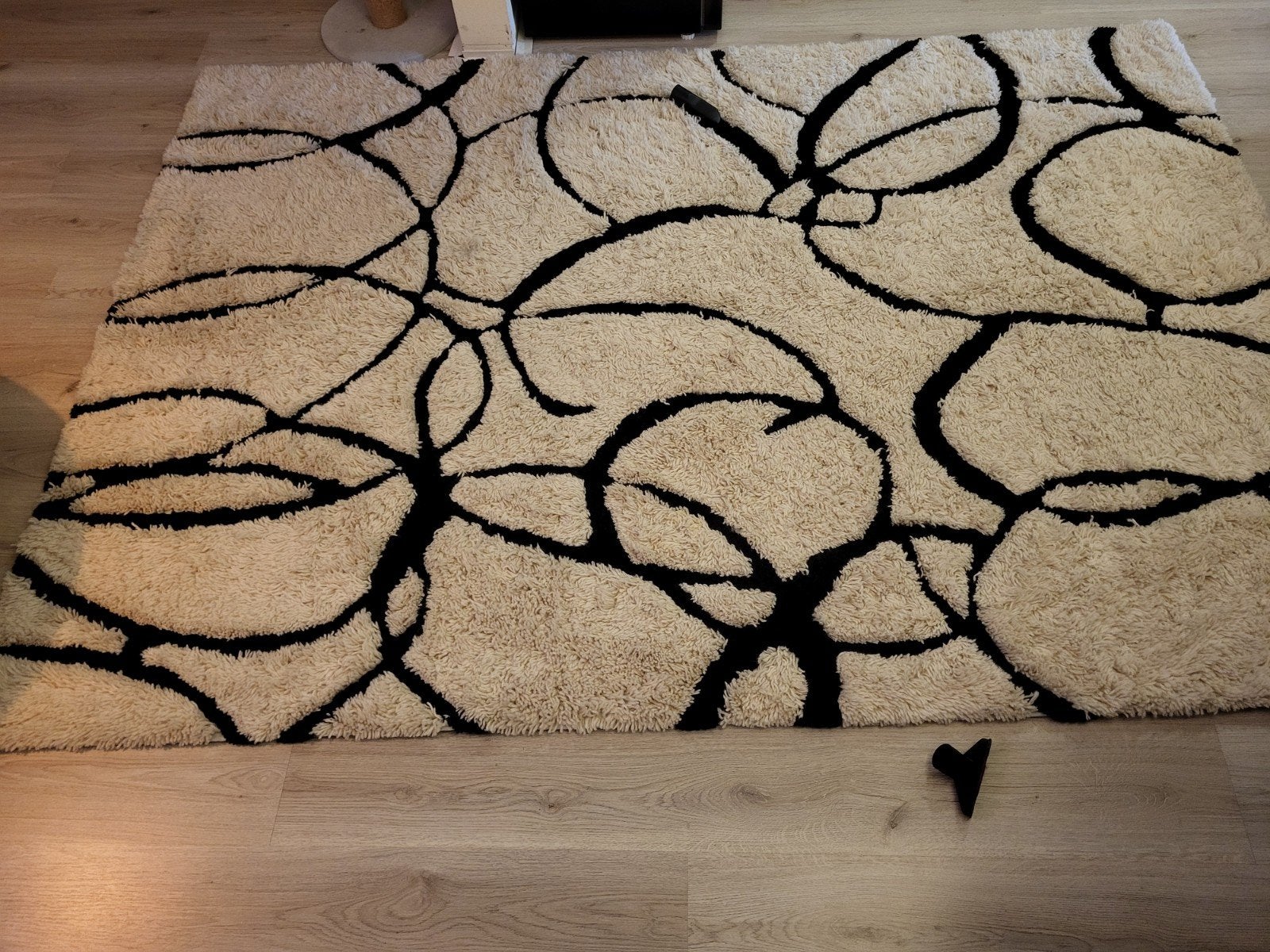 Vloerkleed Neola - Off-white/Zwart - 160 x 230 cm, Huis en Inrichting, Ophalen, Gebruikt, 150 tot 200 cm, 200 cm of meer