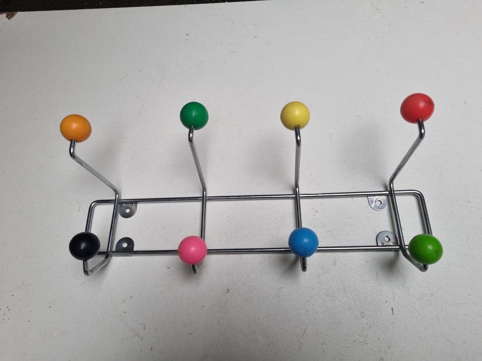 Wandkapstok met gekleurde bolletjes - ca. 30cm, Wandkapstok, Gebruikt, Ophalen of Verzenden, Minder dan 100 cm