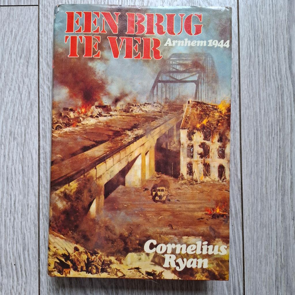 Een brug te ver arnhem 1944 cornelis ryan, Boeken, Ophalen of Verzenden, Tweede Wereldoorlog, Zo goed als nieuw, Overige onderwerpen