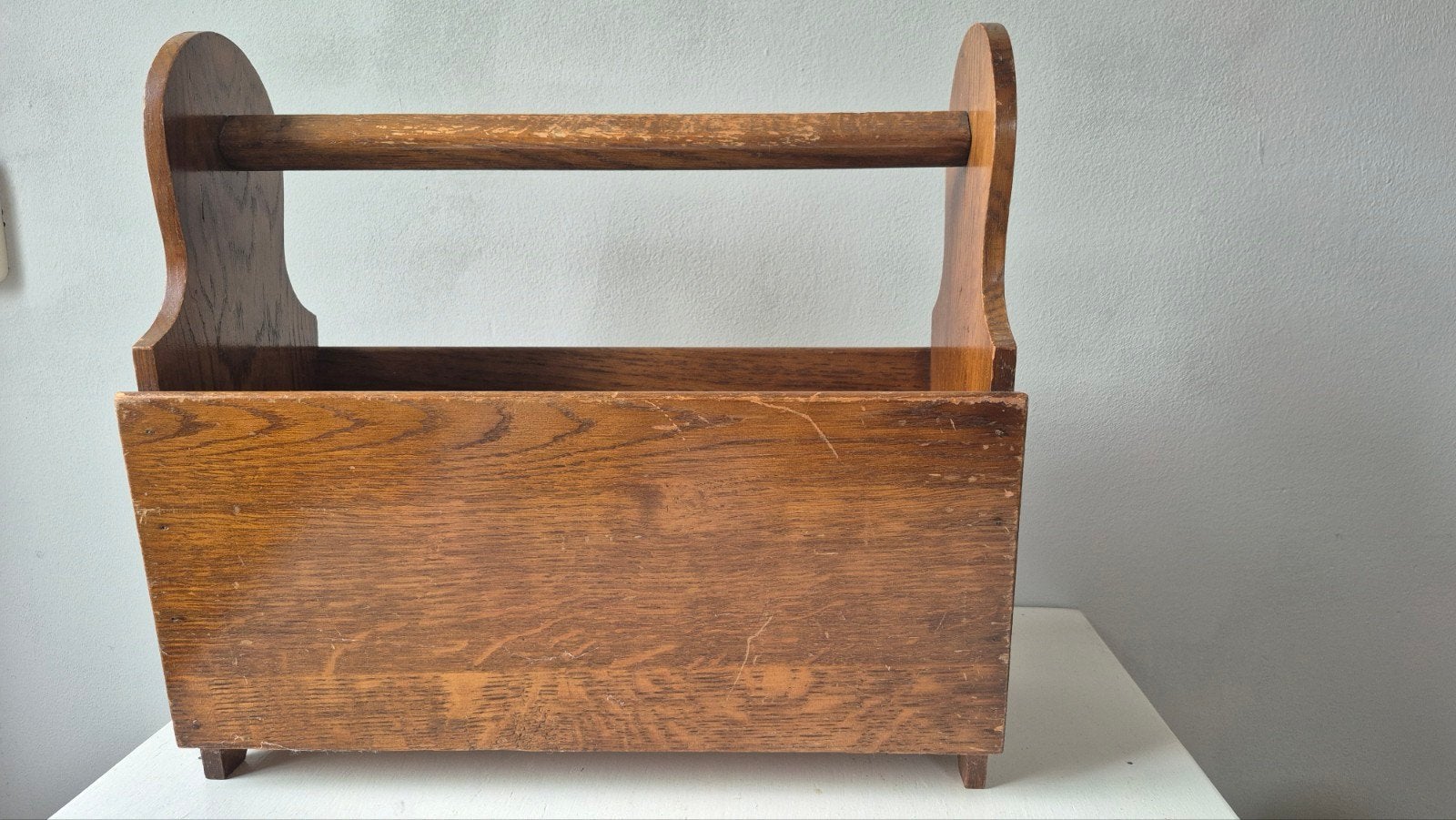 Vintage houten krantenbak met handvat, Huis en Inrichting, Gebruikt, Geschikt voor vinyl, Hout, Krantenbak