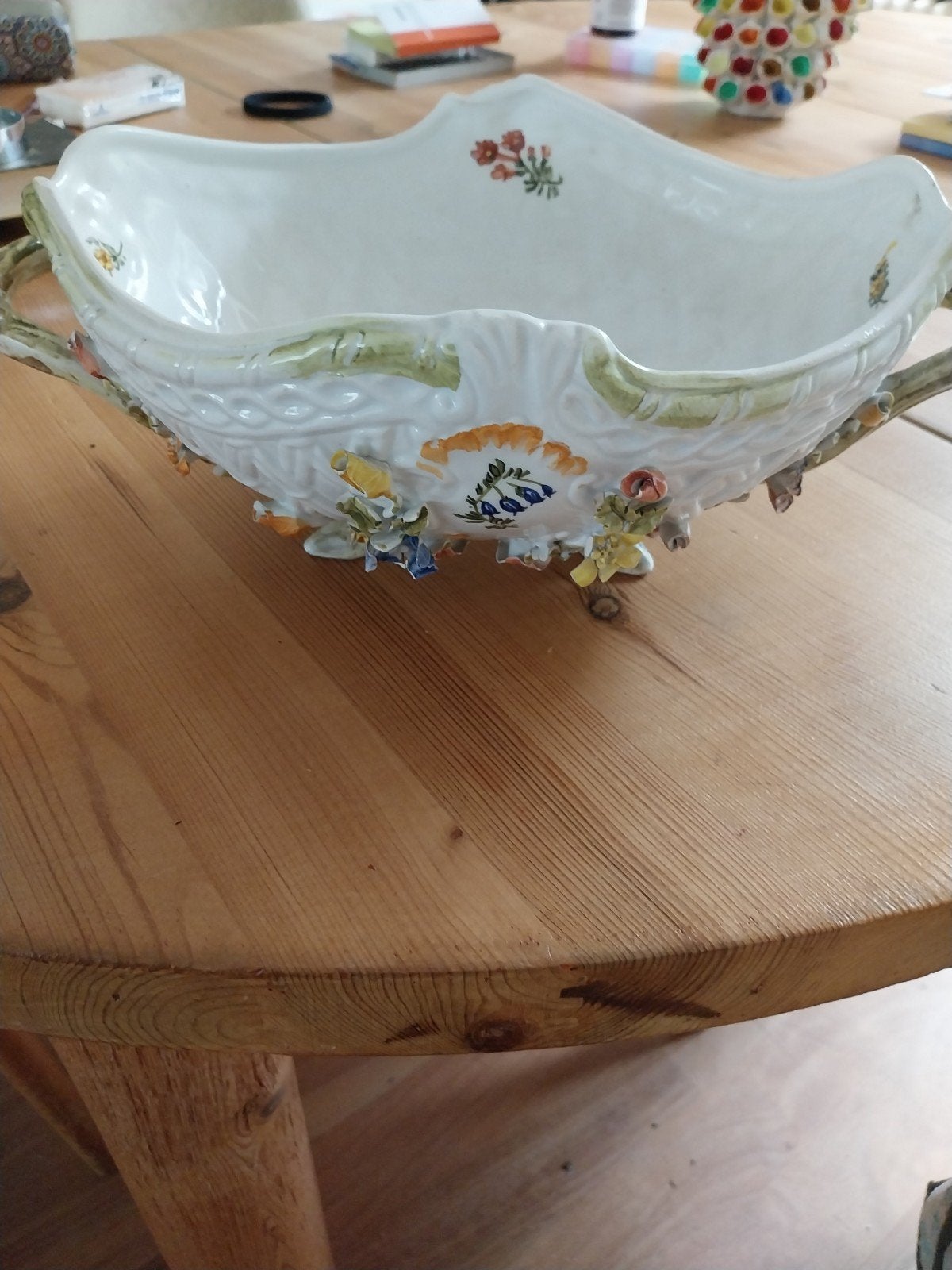 Antieke Porseleinen Fruitschaal met Bloemdecoratie, Ophalen of Verzenden