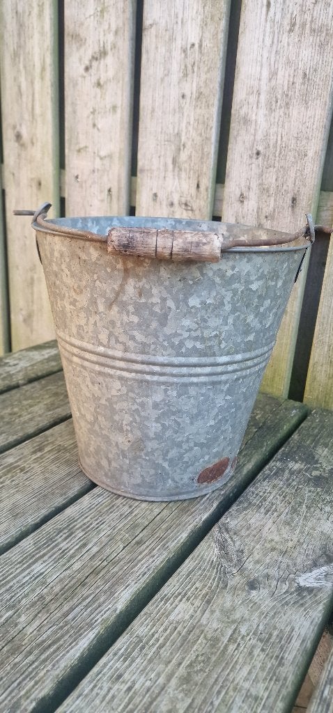 Zinken emmertje met houten handvat, Antiek en Kunst, Curiosa en Brocante, Ophalen of Verzenden