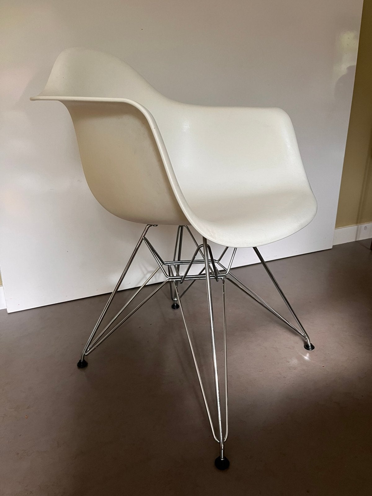 Originele Eames DAR designstoel – wit met chromen onderstel, Ophalen, Kunststof, Gebruikt, Wit